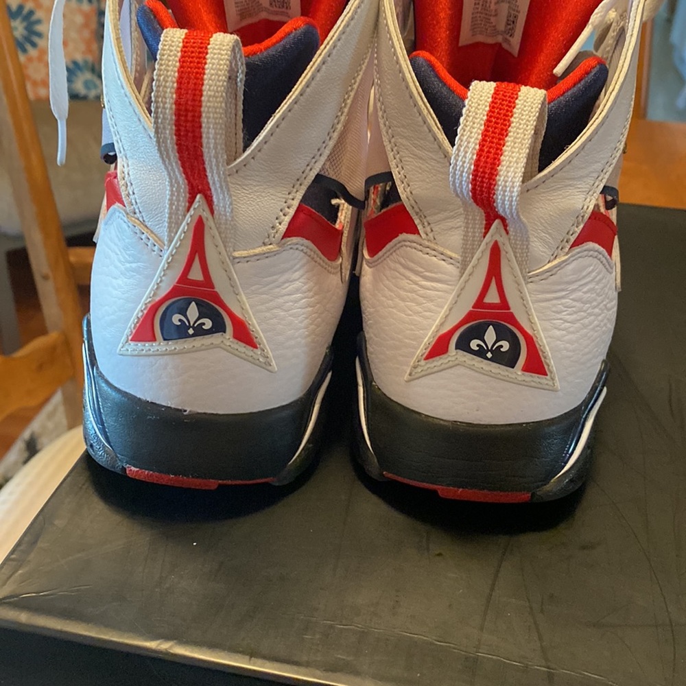 Jordan 7 Athletic Shoes White and Red - Picture 6 of 7